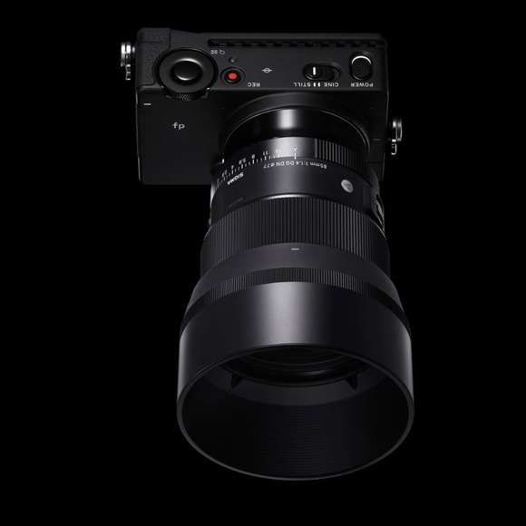 NEW Sigma 85mm F1.4 DG DN | Art Camera Lense - Picture 3 of 3